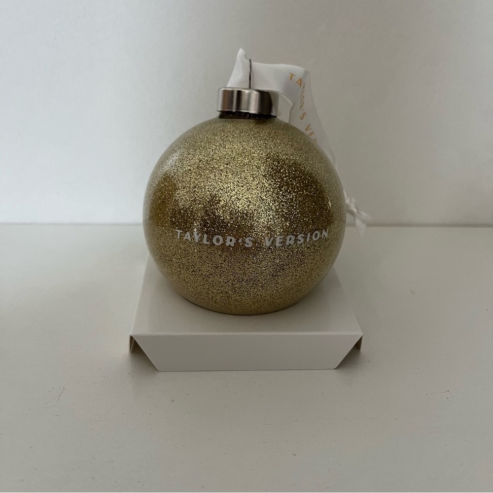 NWT Taylor Swift Taylor’s Version Gold Ornament - Picture 5 of 9